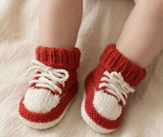 SANIYE Baby Knit Sneaker Booties - Red & Cream