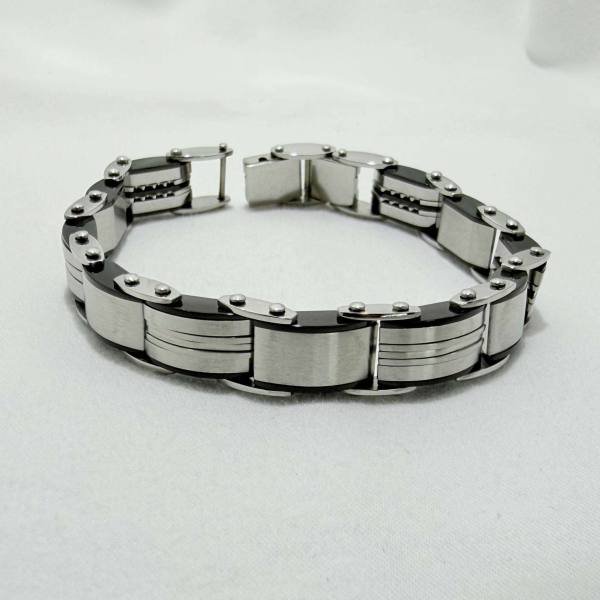 SANIYE Men's Heavy Duty Wide Stainless Steel & Rubber Link Bracelet 3 SANIYE Men's Heavy Duty Wide Stainless Steel & Rubber Link Bracelet - Image 3